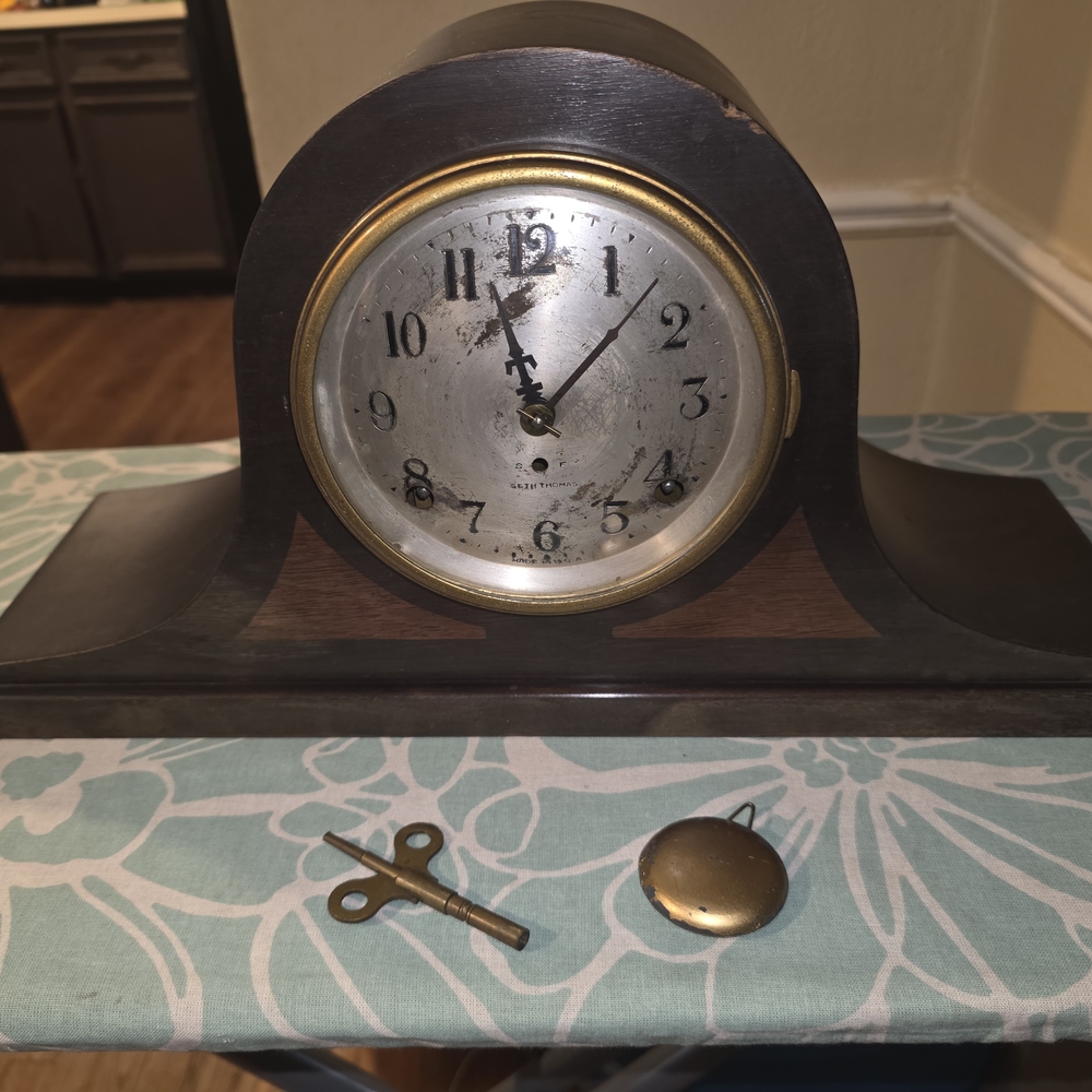 Elegant Brown Mantel Clock